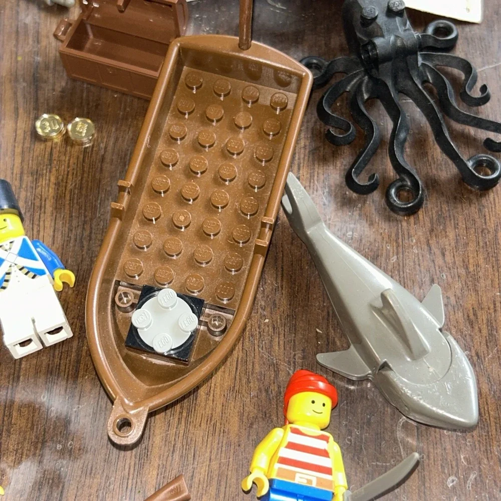 Vintage Lego Pirate & Imperial Soldier Minifigure Lot Boat, Monkey Shark Captain